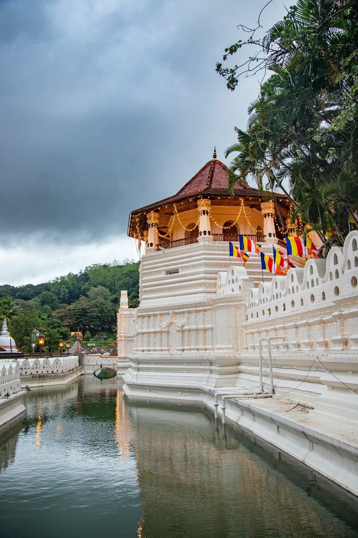 temple of tooth